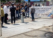 Mahasiswa UDA Demo, Minta Hana Nelsri Kaban Kembalikan Uang Kuliah dan Buka Ruangan yang Digembok