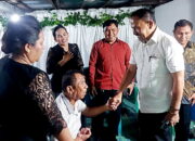 Dr Maruli Siahaan Melayat Warga di Dapil Sumut 1 yang Meninggal Dunia