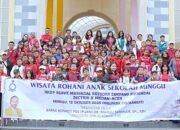 Dr Maruli Siahaan Berangkatkan Wisata Rohani Sekolah Minggu