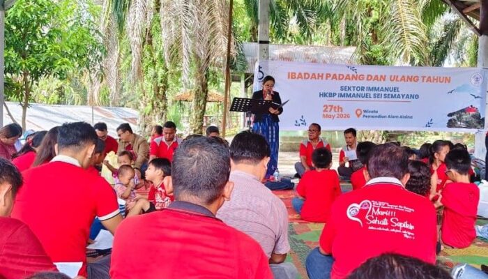 Dr Maruli Siahaan Dukung Ibadah Padang HKBP Immanuel Sei Semayang